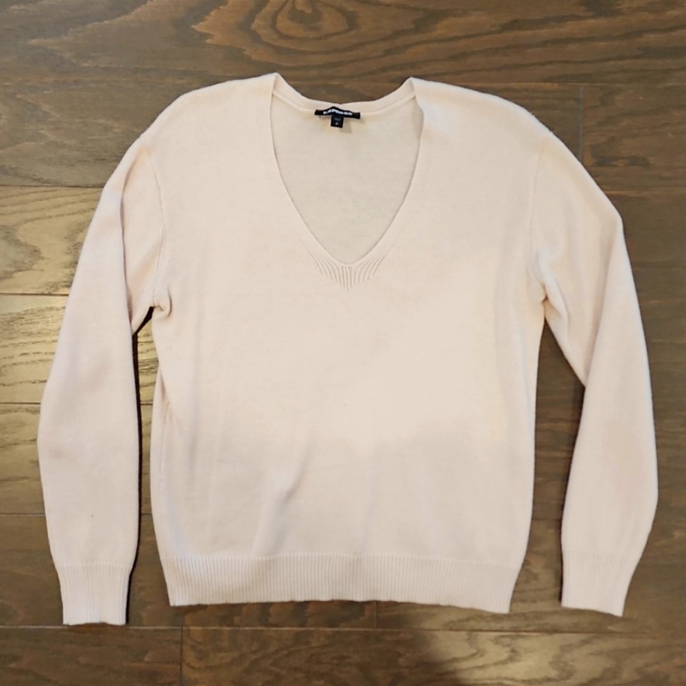 EXPRESS VNeck Light Pink Sweater